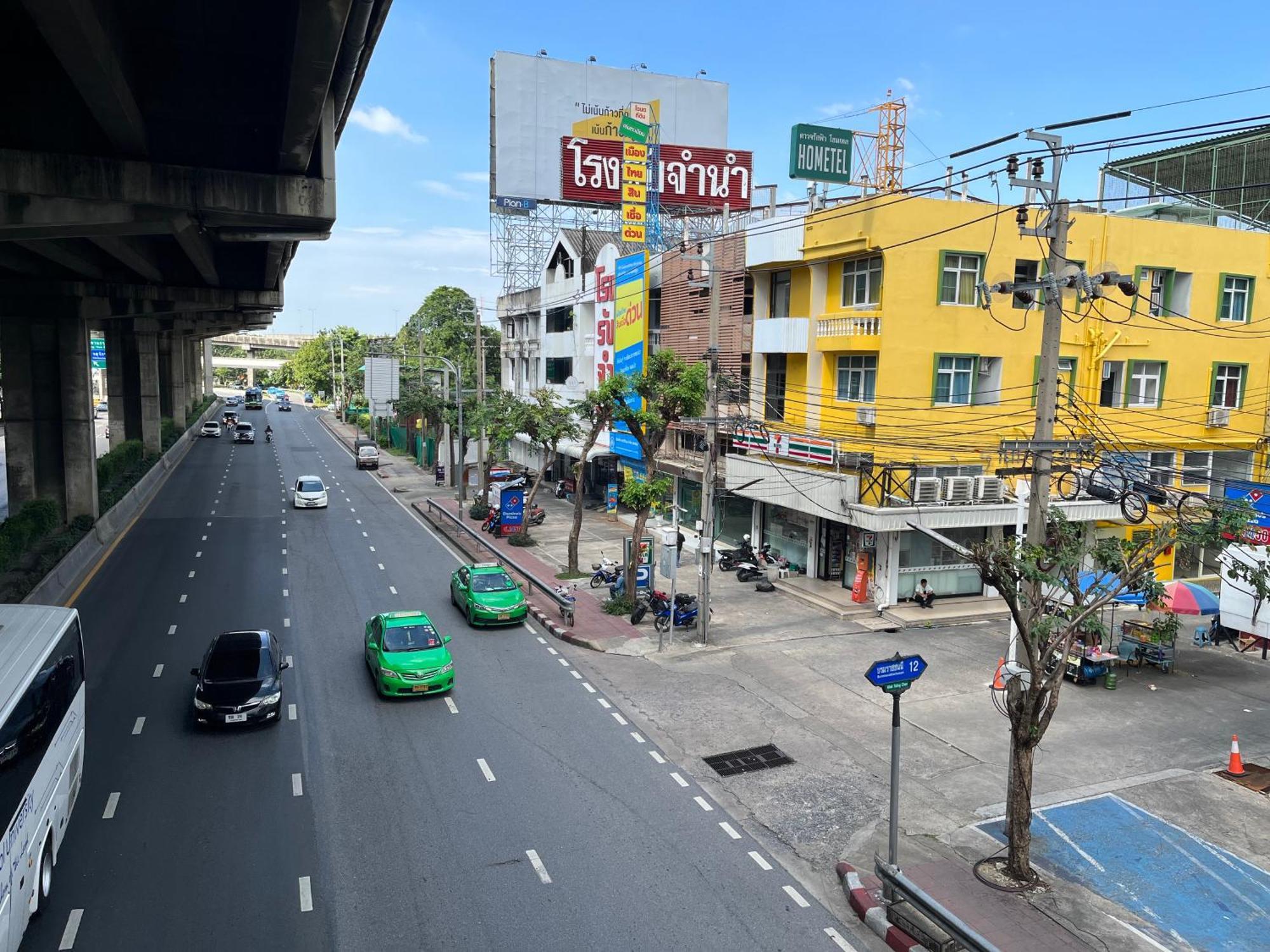 Dao Jaras Fah Hometel ดาวจรัสฟ้าโฮมเทล Μπανγκόκ Εξωτερικό φωτογραφία