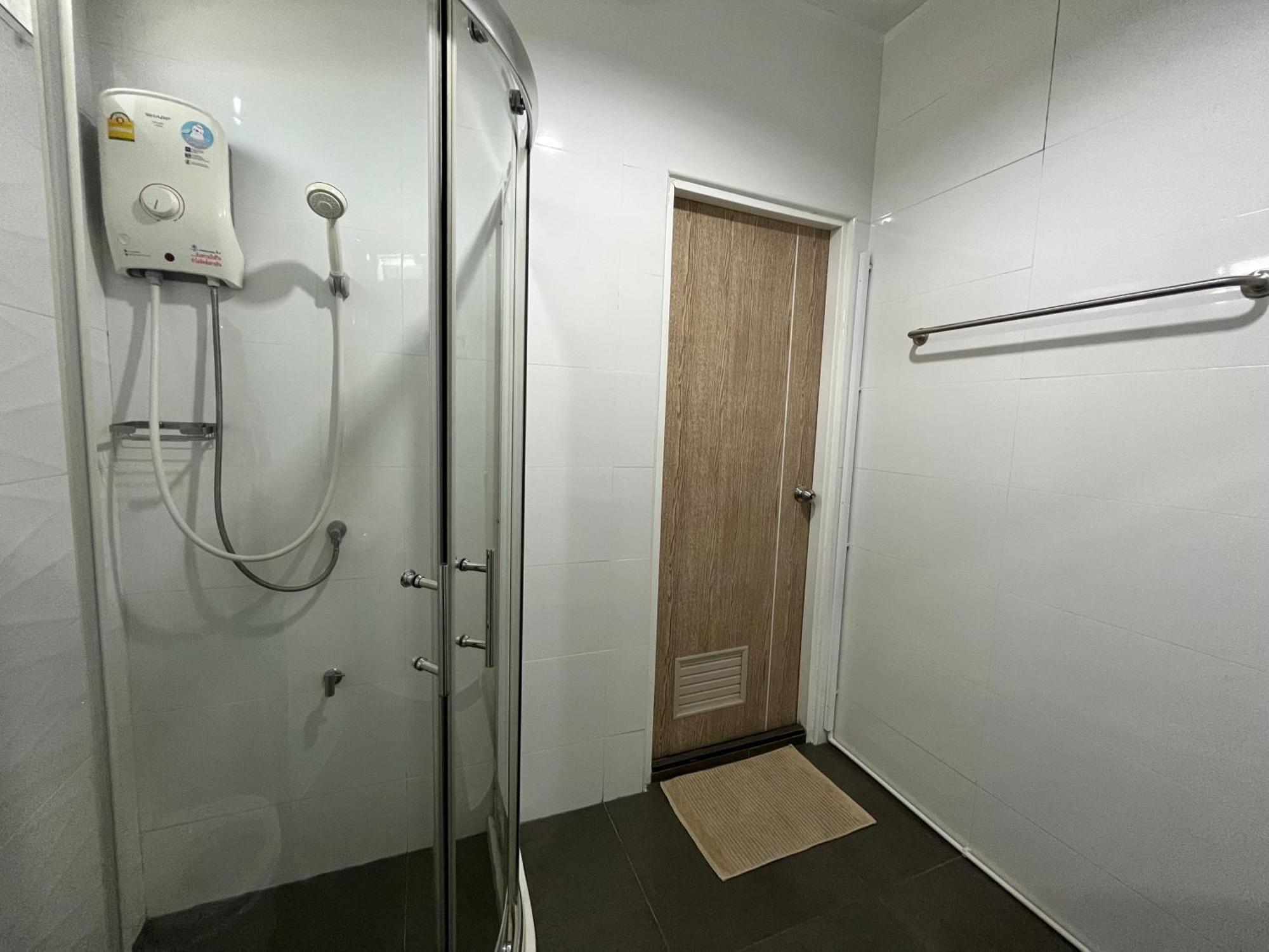 Dao Jaras Fah Hometel ดาวจรัสฟ้าโฮมเทล Μπανγκόκ Εξωτερικό φωτογραφία